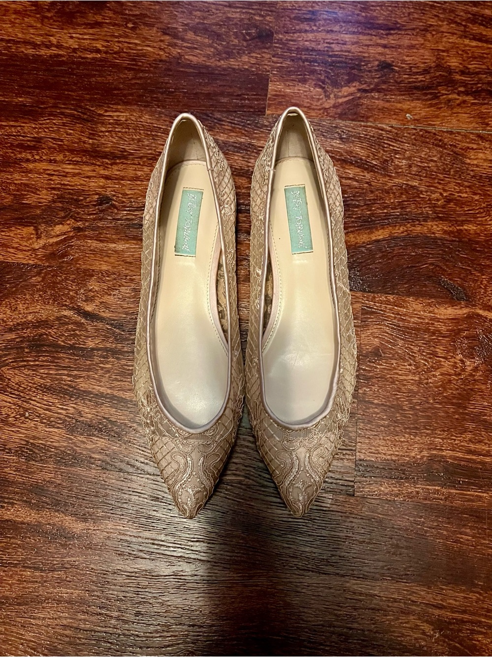 Betsy Johnson pointed toe lace flats